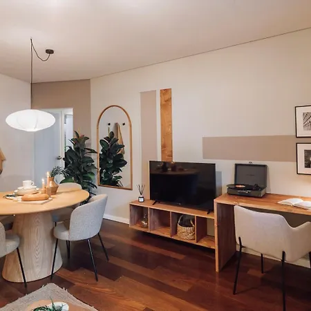 Seminiak - 1 Bedroom And Parking In Saldanha דירה