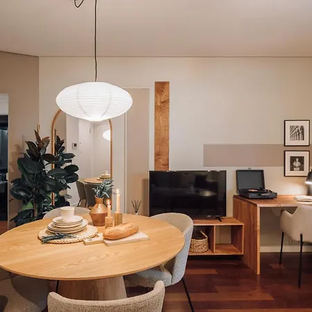 Seminiak - 1 Bedroom And Parking In Saldanha דירה