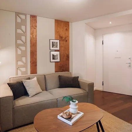 Seminiak - 1 Bedroom And Parking In Saldanha דירה *